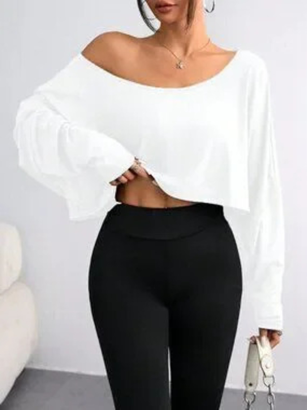 White Casual Women's Asymmetric Collar Long Sleeve Cropped T-Shirt